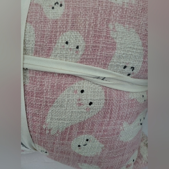 Brand new with tags- cupcakes and cashmere VIRAL Pink Ghost Pillow set of 2 - Picture 7 of 7